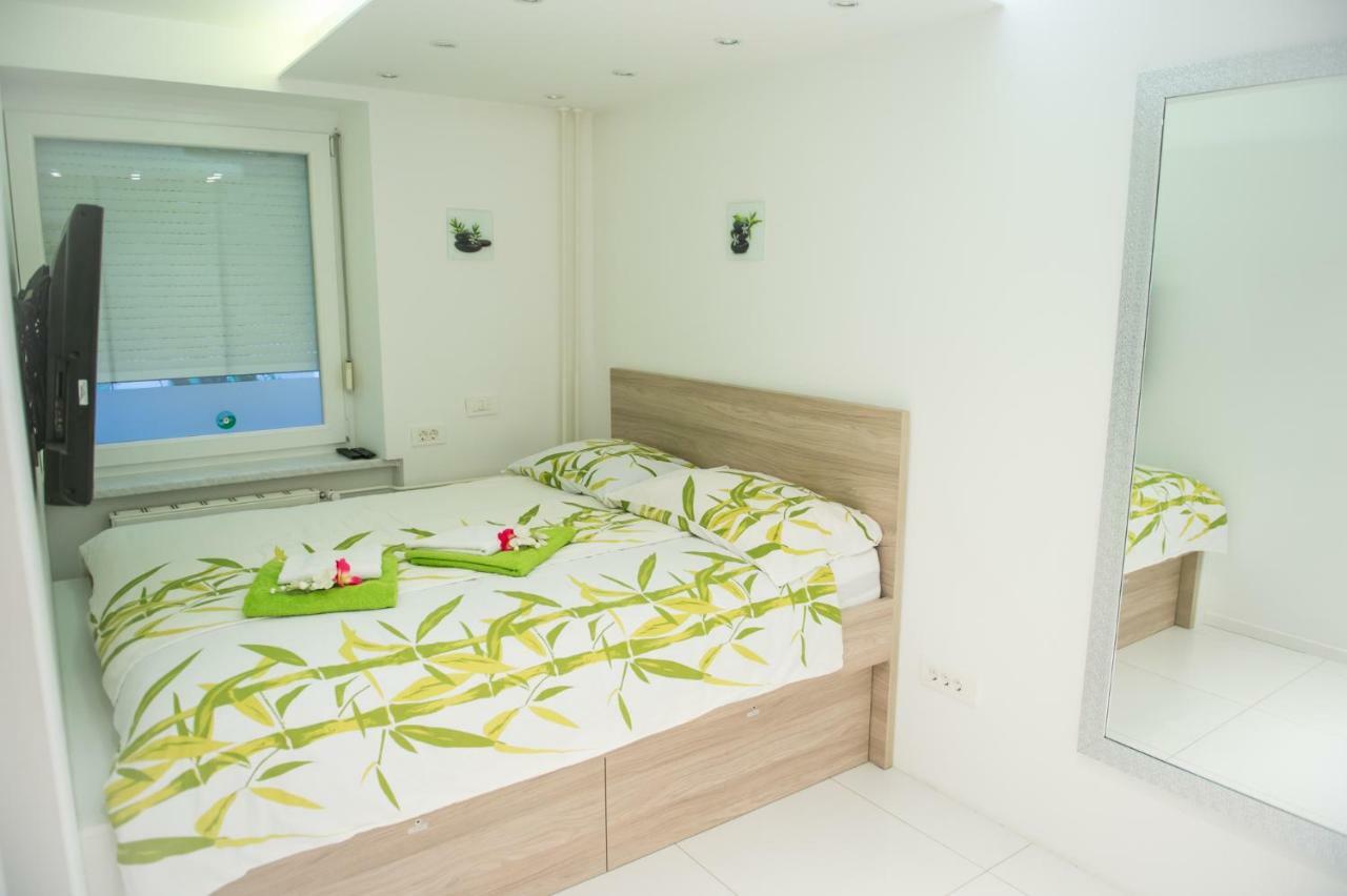 Апартаменты First Floor Flat (Adults Only) Любляна Экстерьер фото
