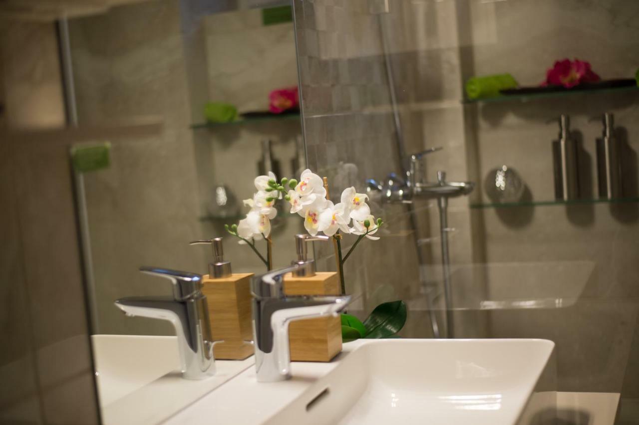 Апартаменты First Floor Flat (Adults Only) Любляна Экстерьер фото